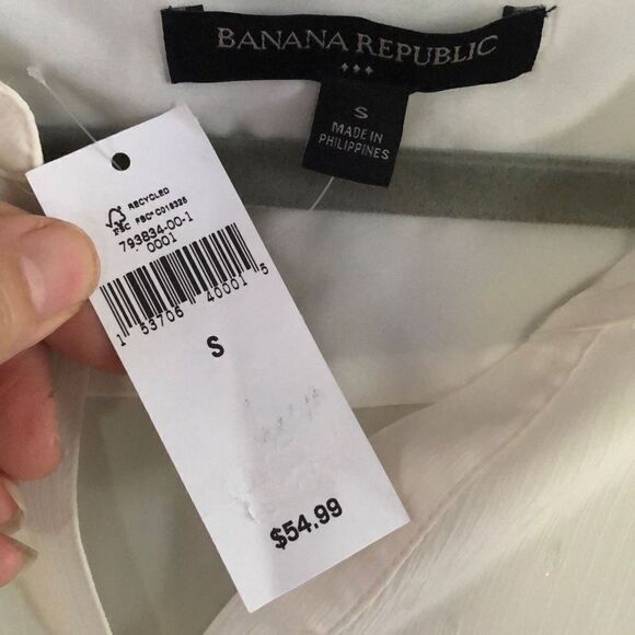 NWT Banana, Republic, ivory, cream, chiffon, cap sleeve top size S - Picture 2 of 5